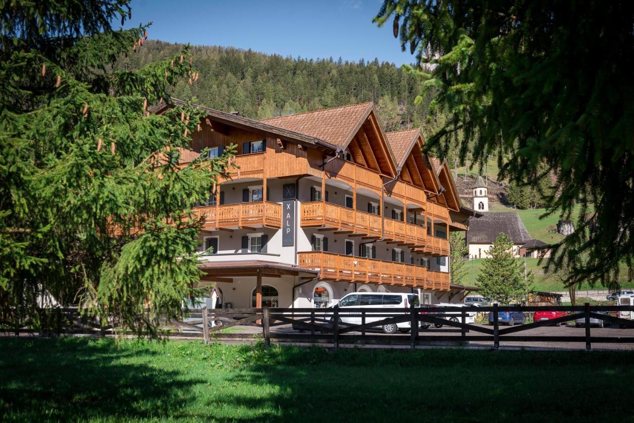 X Alp Hotel Pozza di Fassa Exterior photo